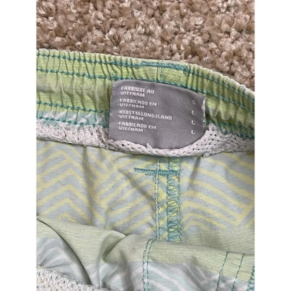 Columbia PFG Men's Lime Omni‎ Shade Mesh Lined Shorts  8